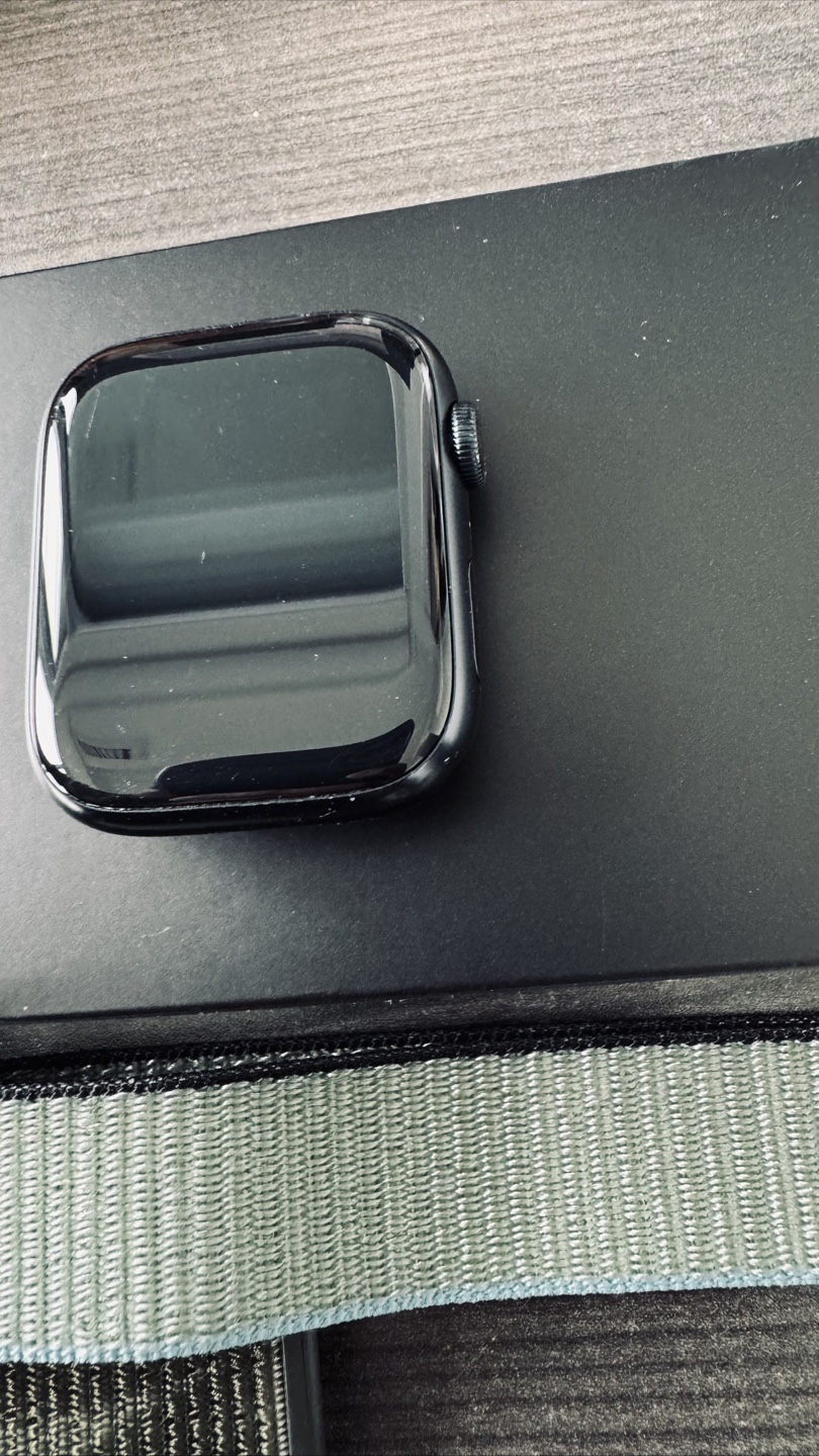 Apple Watch Series 7 Nike Edition - photo 4