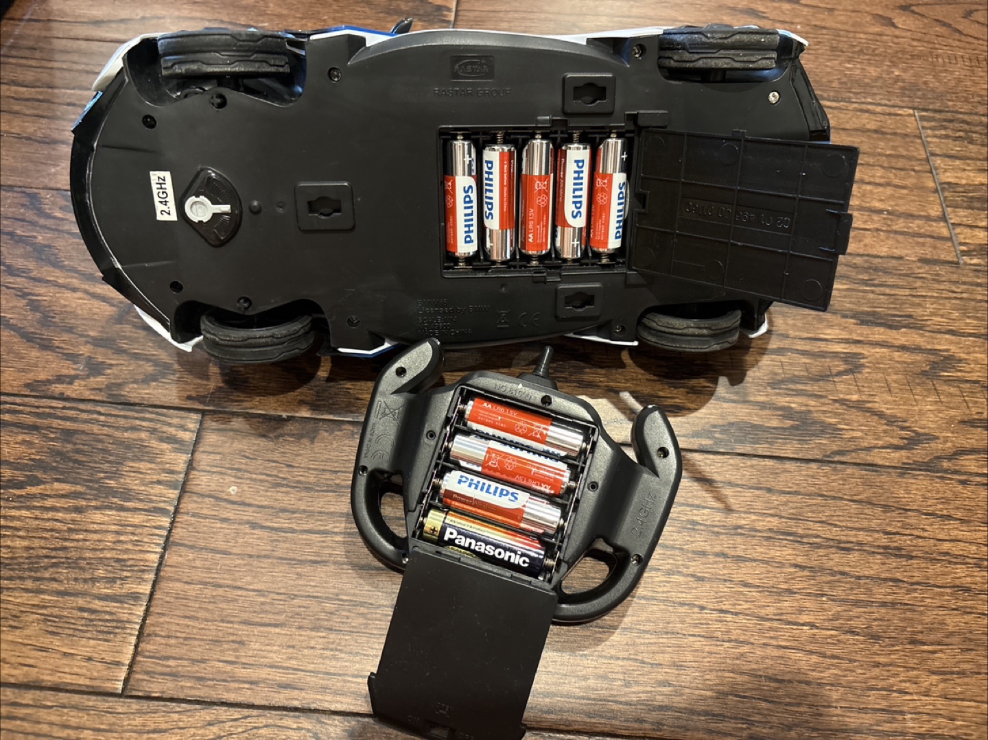 BMW i8 Rastar Radio Control Car - photo 3