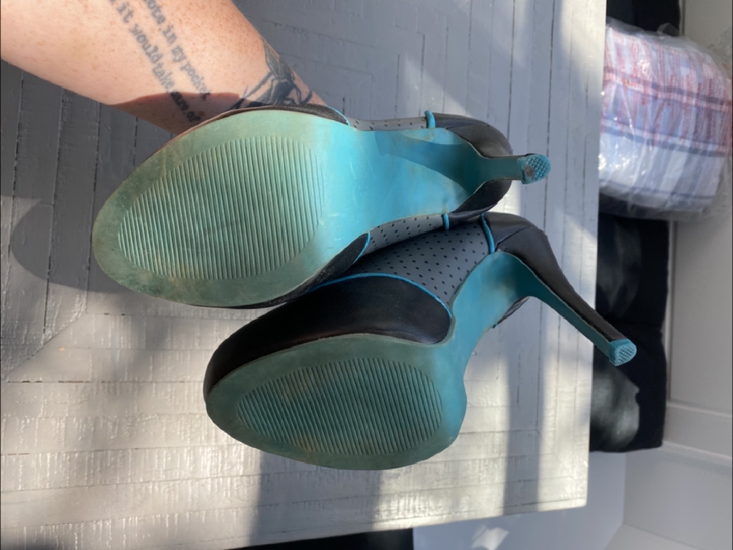 TUK Black and Blue Heels, Size 8 - photo 3