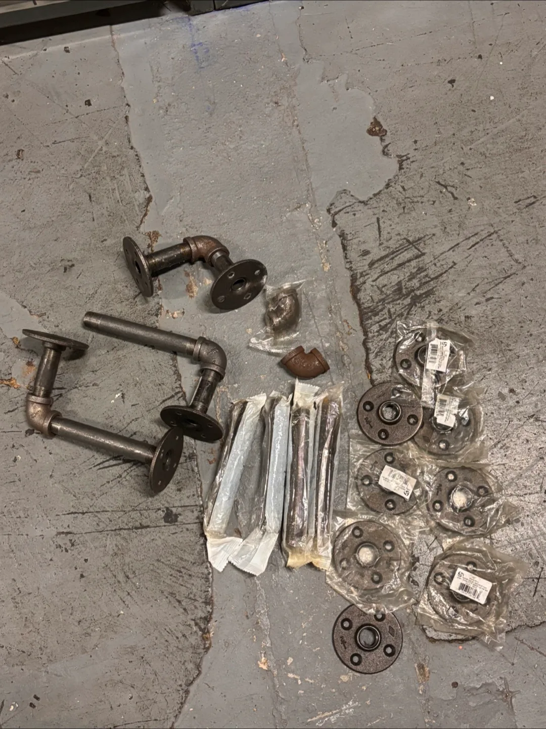 Industrial Pipe Fittings & Flanges thumbnail
