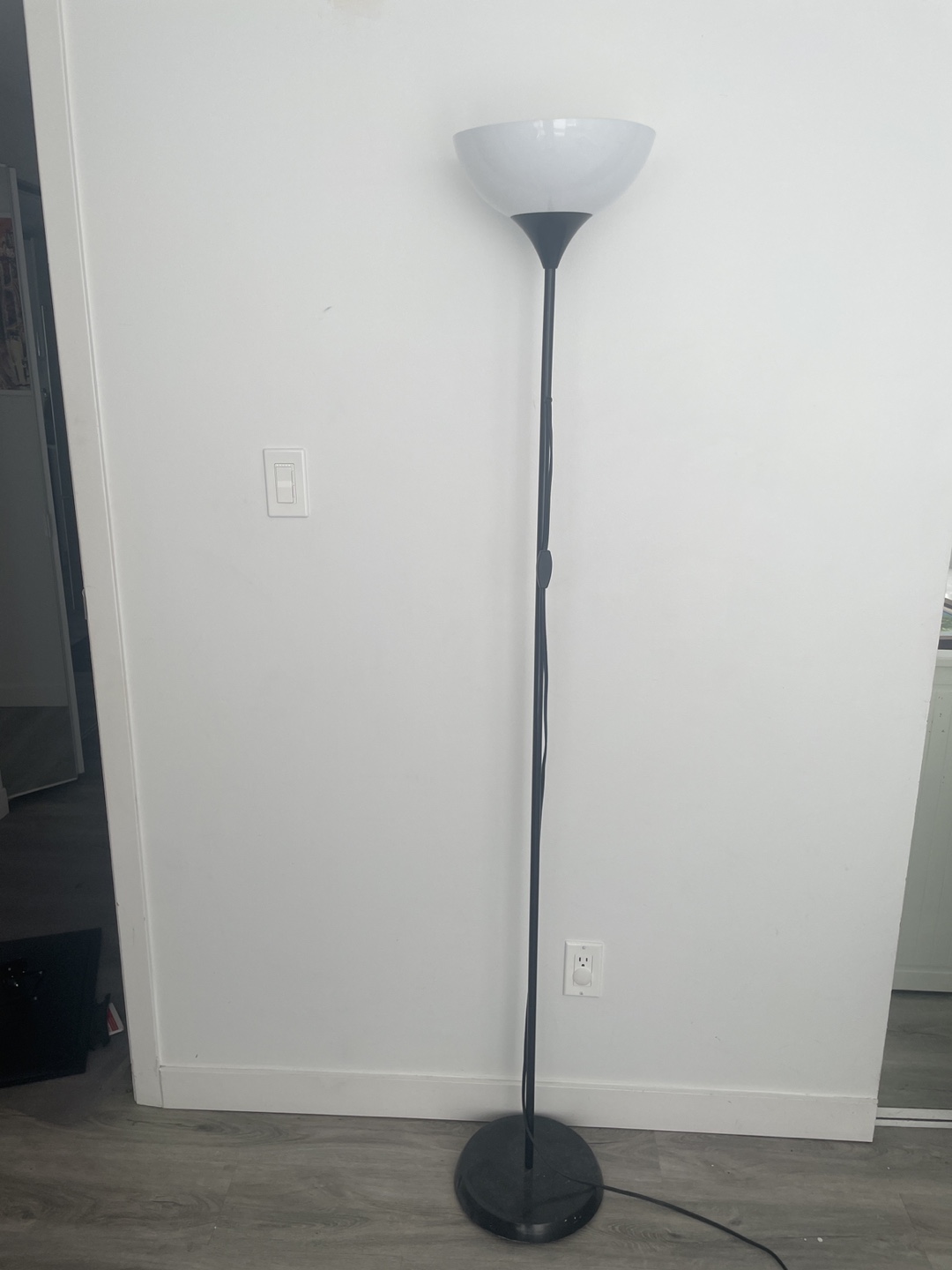 Black Floor Lamp - photo 2