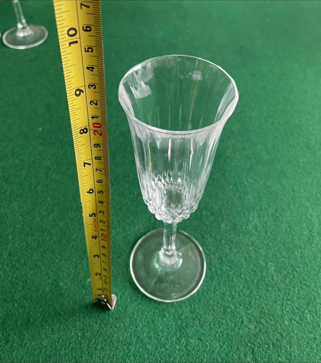 Set of 4 champagne Glasses image indicator(4)
