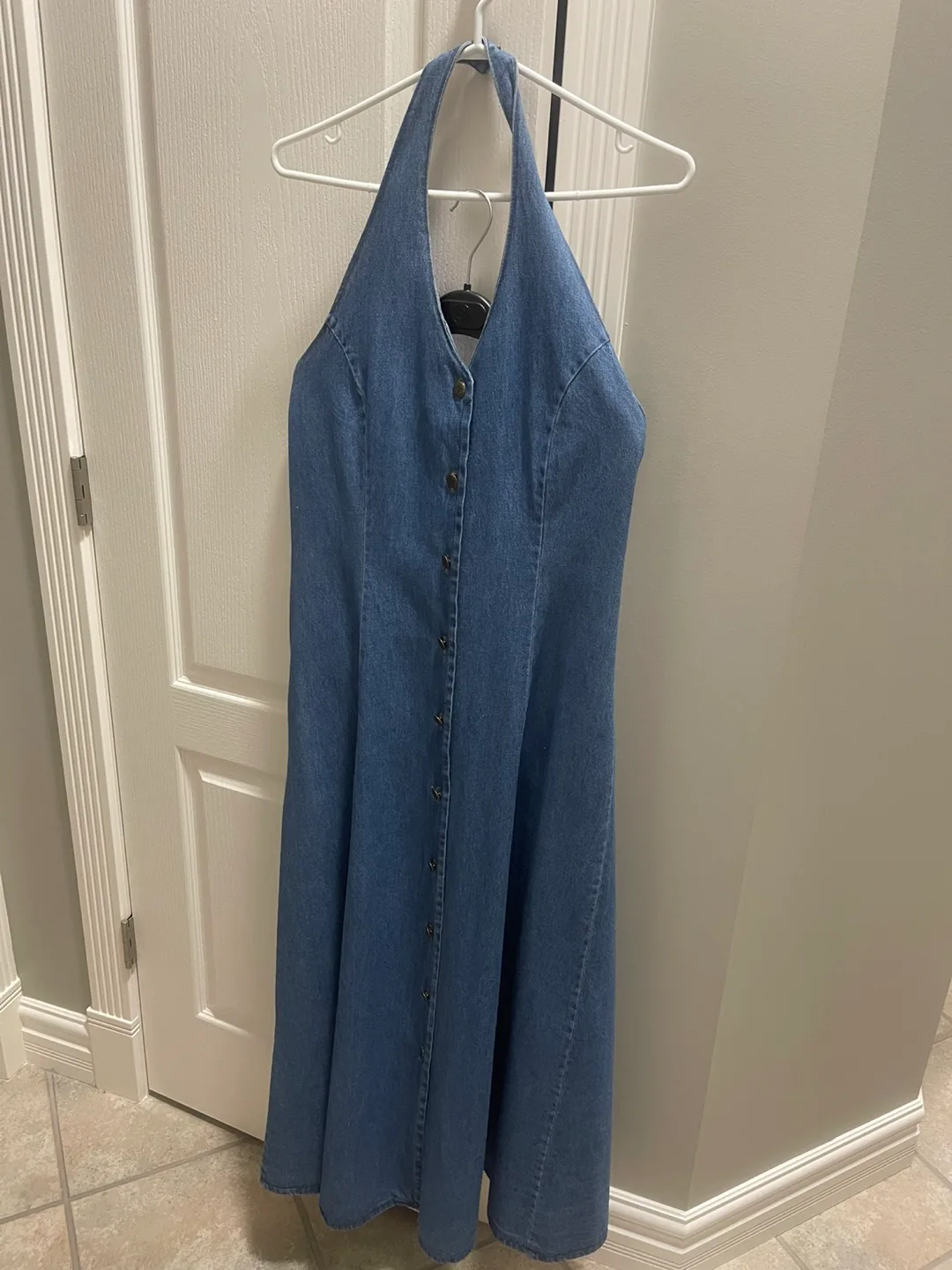 *REDUCED* again! Nevada Jeanswear Denim Halter Dress - Size 12 image indicator(6)