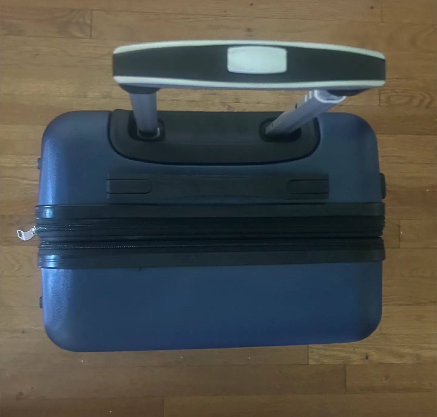 Navy Blue Hard Shell Spinner Carry On Luggage, NEW, 22”x14” image indicator(9)