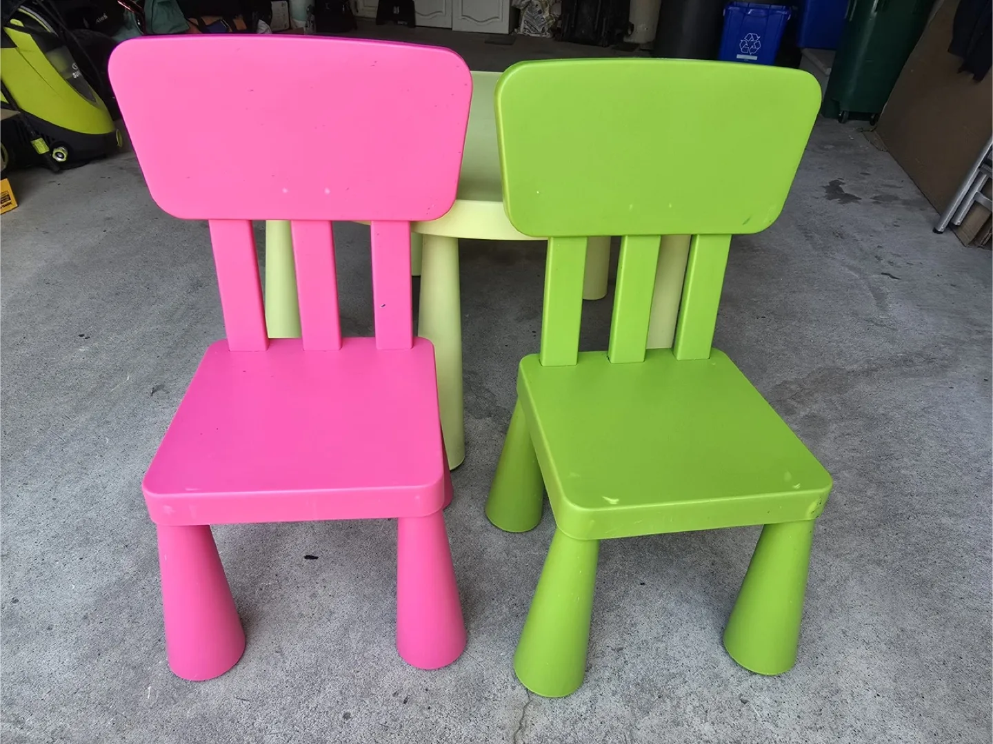 IKEA Mammut Kids Table with 2 Chairs image indicator(2)