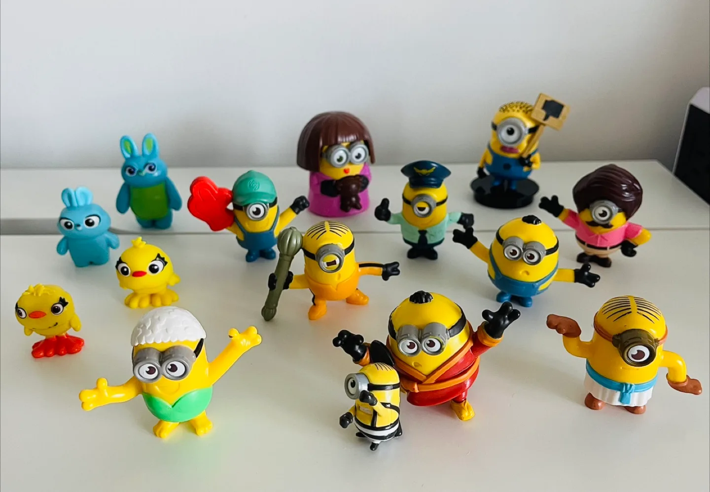 Set of 15 Figures – Minions + Toy Story 4 (Ducky & Bunny) thumbnail