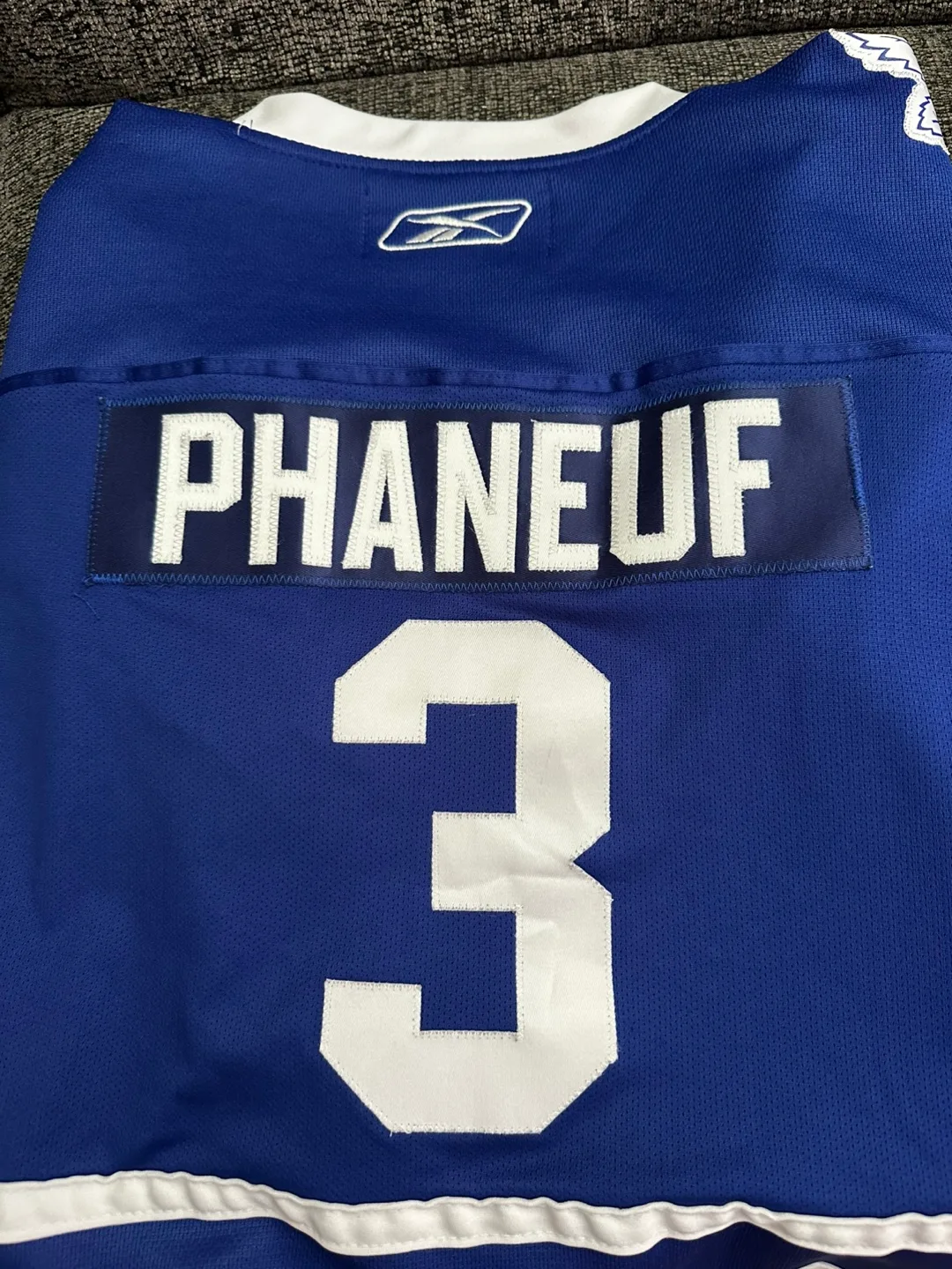 Reebok Toronto Maple Leafs Phaneuf Jersey L/XL image indicator(4)
