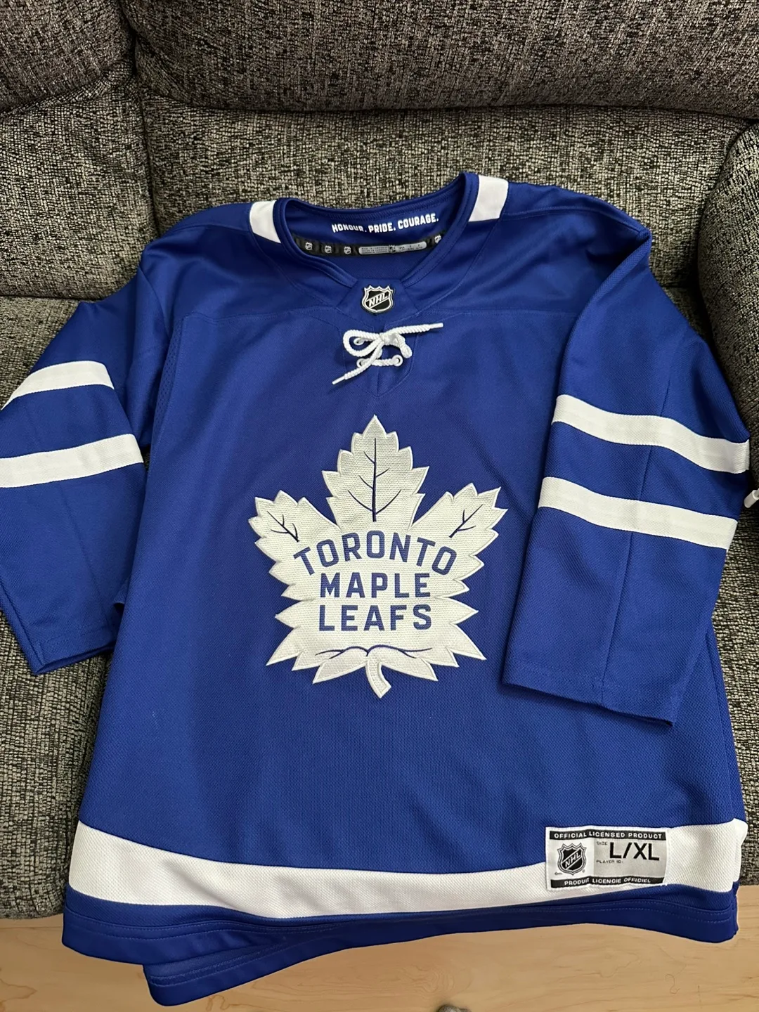 Reebok Toronto Maple Leafs Phaneuf Jersey L/XL image indicator(5)