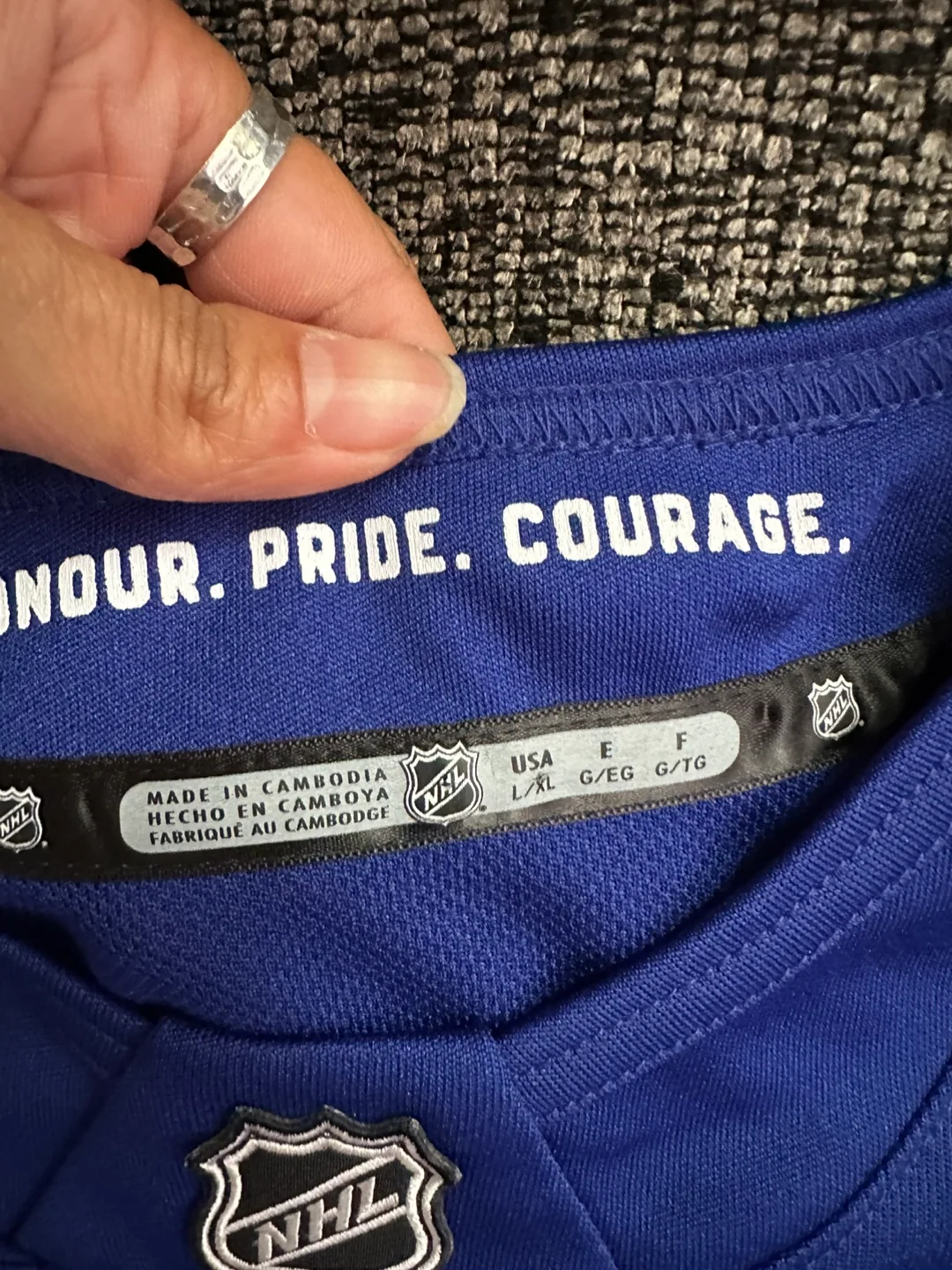 Reebok Toronto Maple Leafs Phaneuf Jersey L/XL image indicator(7)