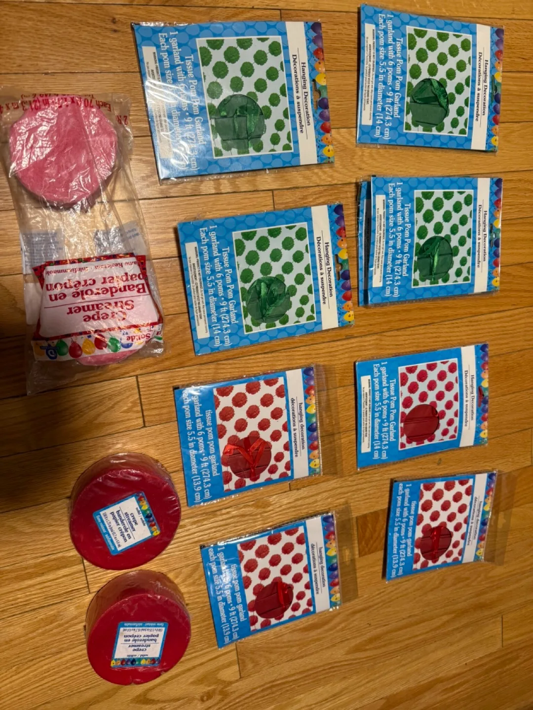 Hanging Decoration -  Pom Pom Garland & Crepe Streamer 🇨🇦🍁 image indicator(3)