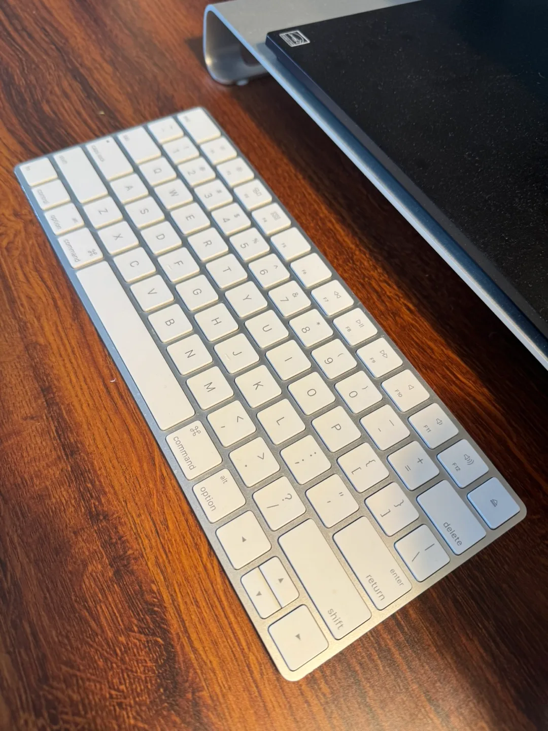 Apple Magic Keyboard - Silver thumbnail