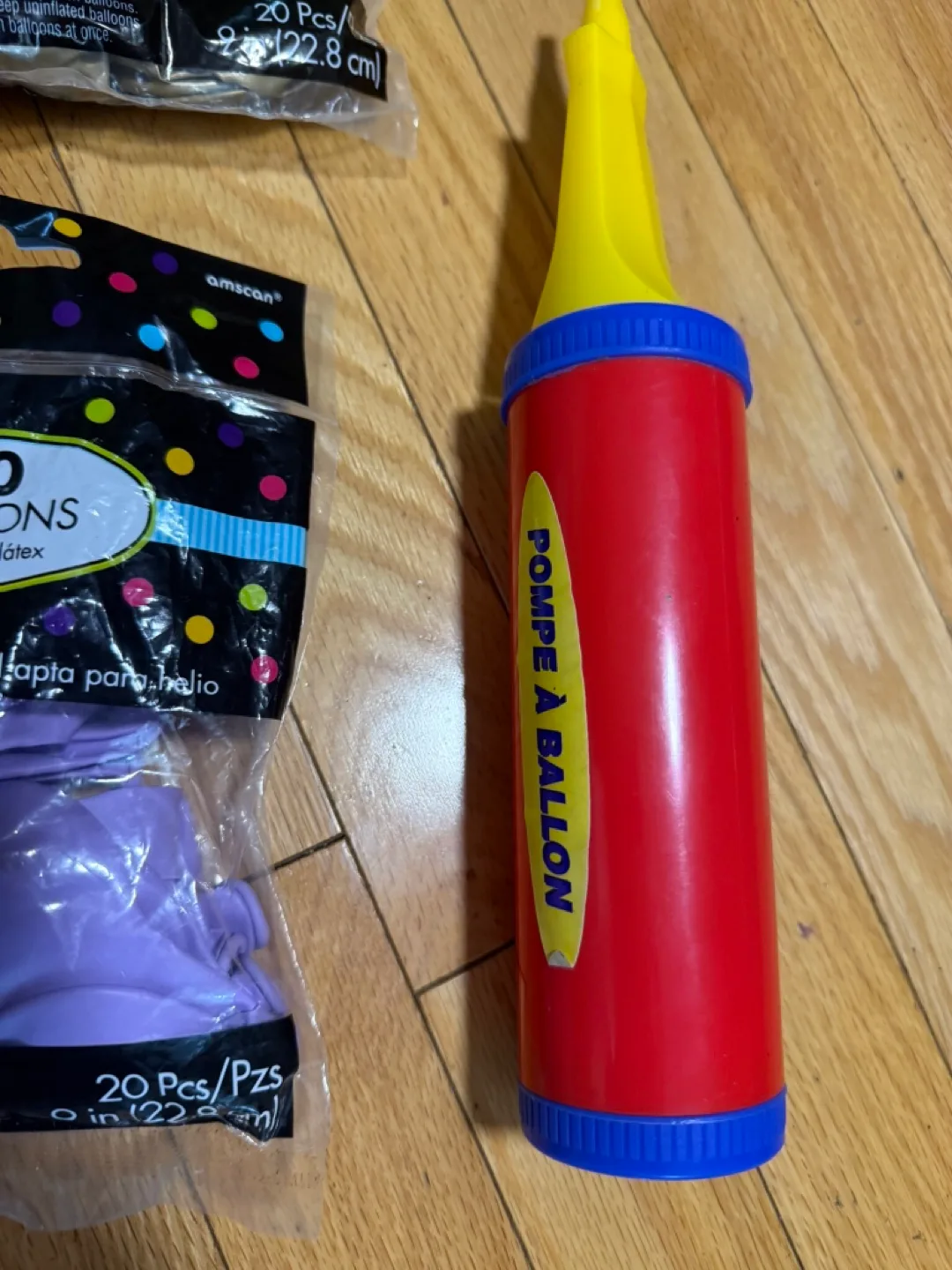 Latex Balloons with Hand Pump 🇨🇦🍁 image indicator(3)