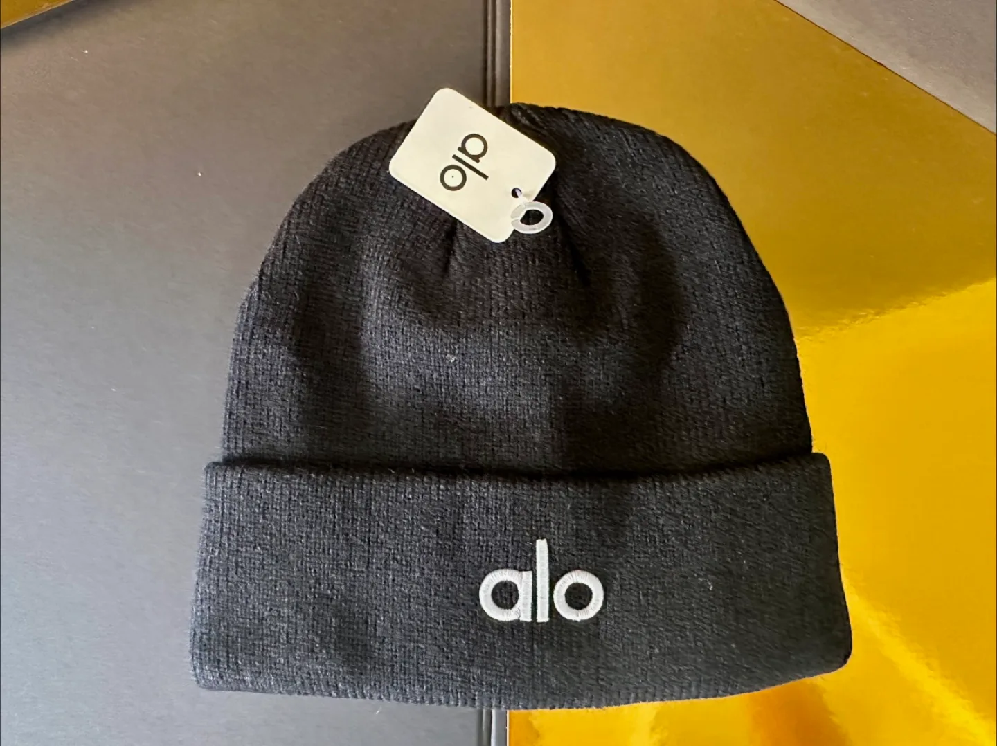 ALO Beanie - New with Tags image indicator(2)