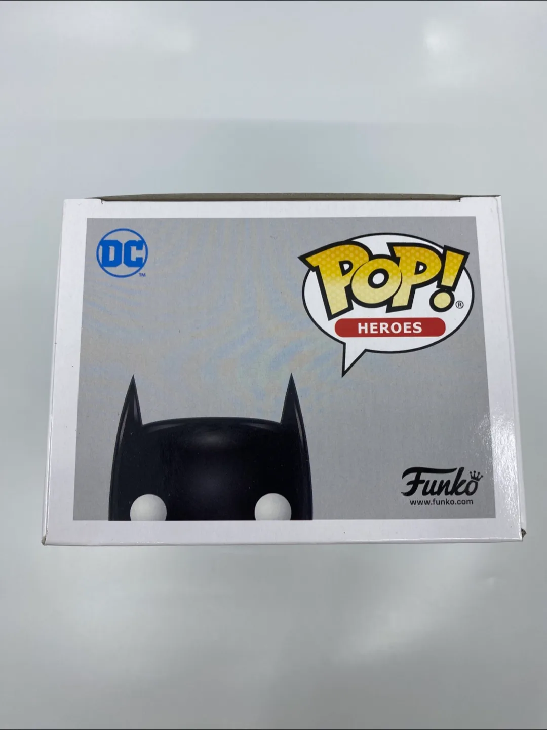 Funko Pop Batman #144 Blue Chrome SDCC Toy Tokyo 2017 image indicator(5)