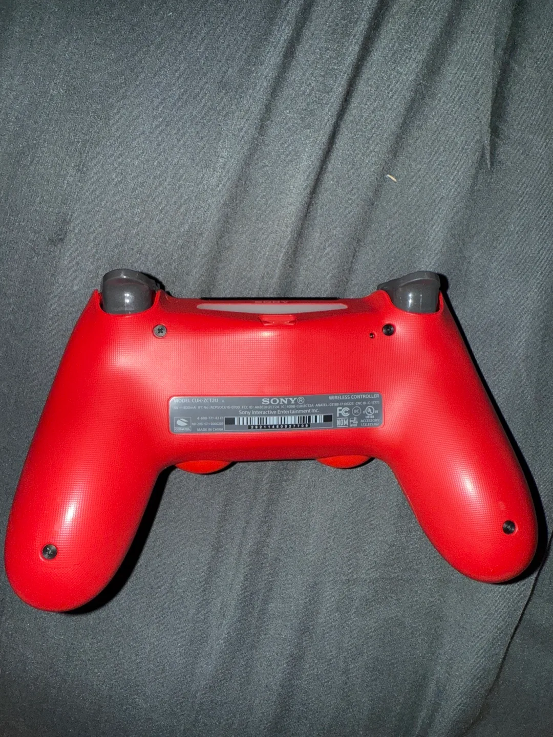 Red Sony PlayStation 4 DualShock 4 Controller image indicator(2)