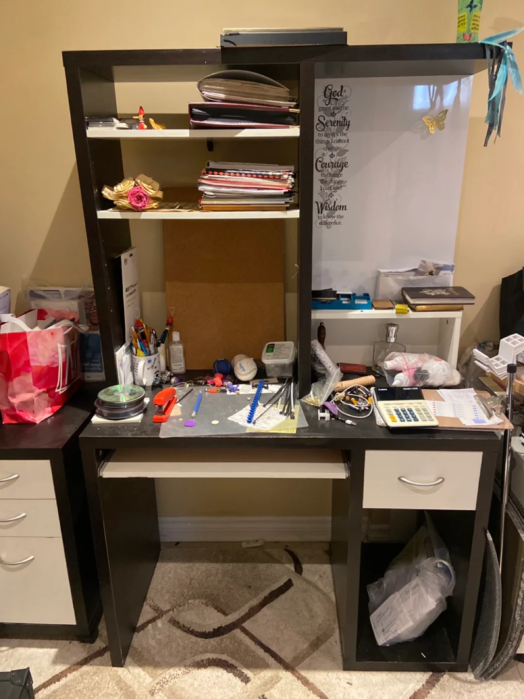 Desk with Shelves and White Chair image indicator(4)