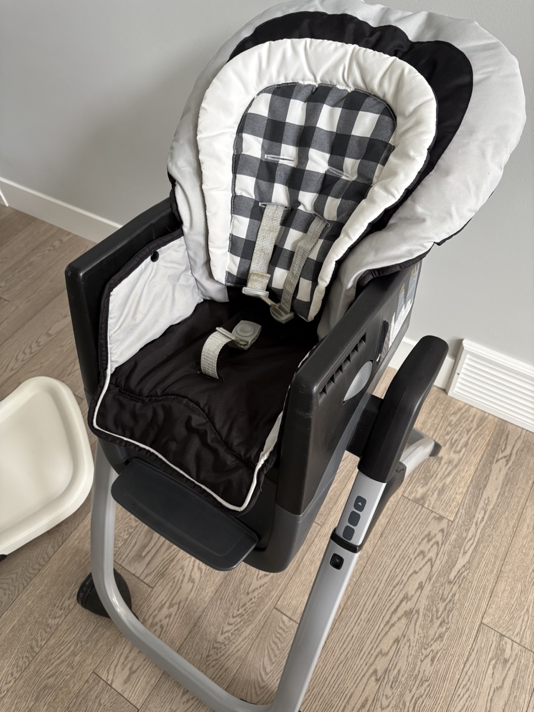 Graco DuoDiner DLX 6-in-1 Highchair - photo 5