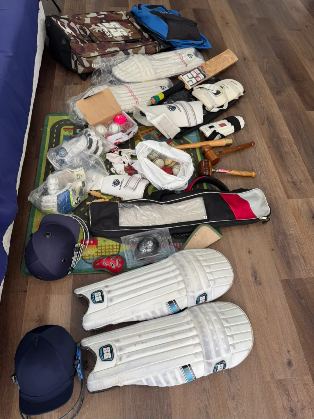 Full cricket kit - Move out sale thumbnail