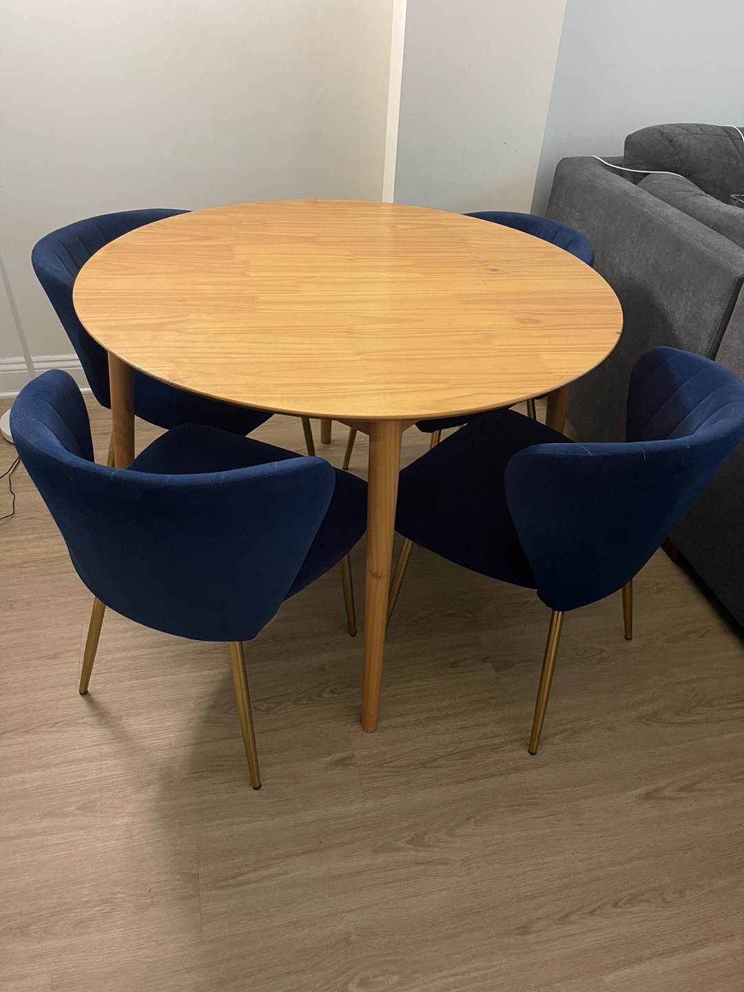 Dining Table with 4 Blue Velvet Chairs