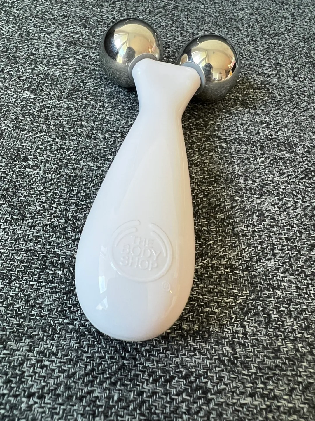 ✨The Body Shop Face Massager image indicator(2)