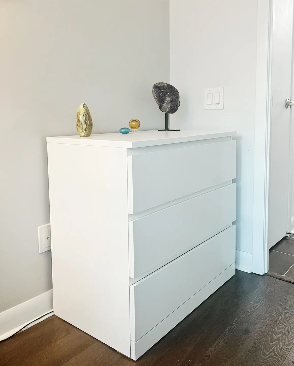 Modern White 3-Drawer Dresser – Excellent Condition thumbnail