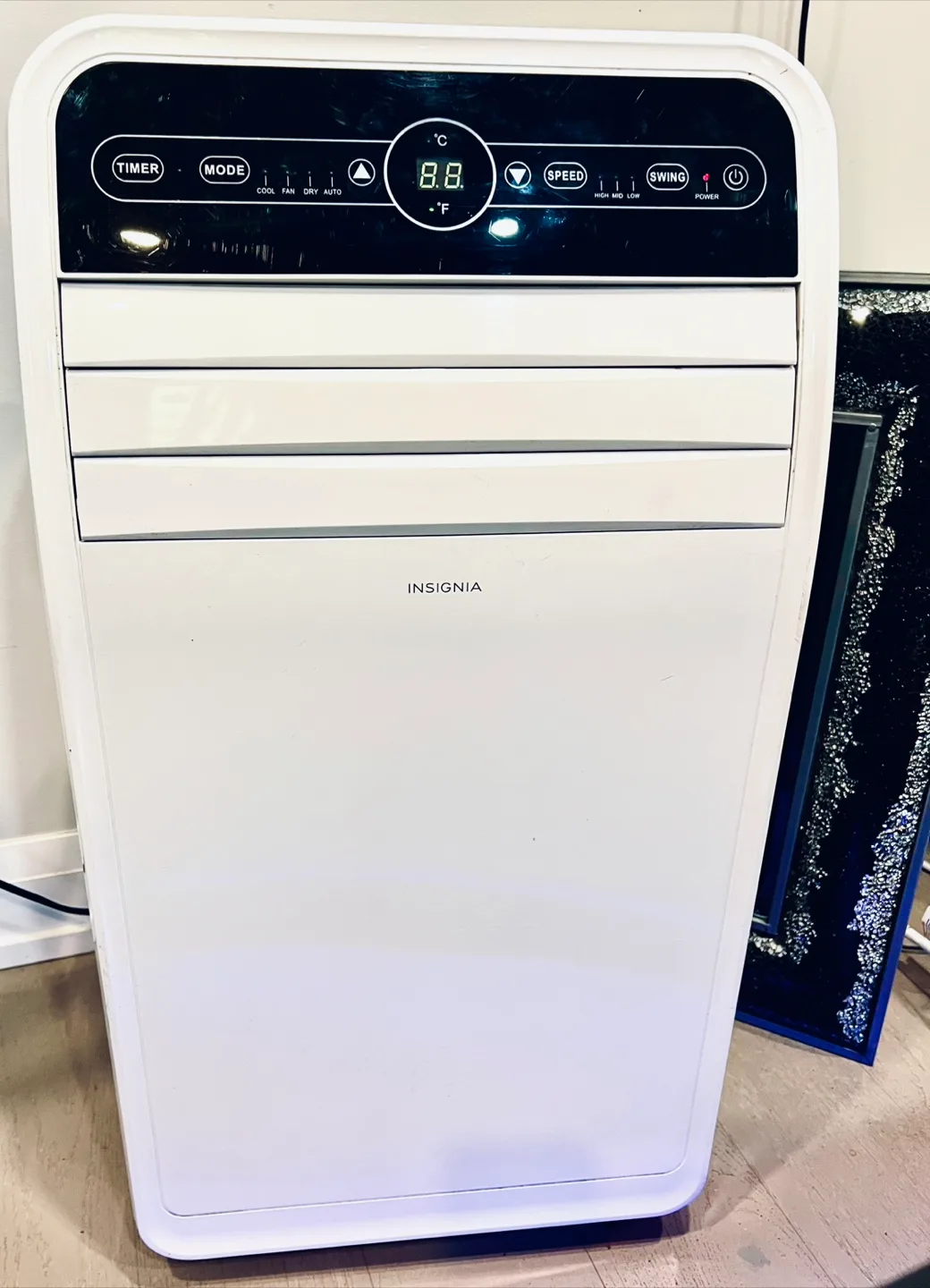 Insignia Portable Air Conditioner NS-AC10PWH8 thumbnail
