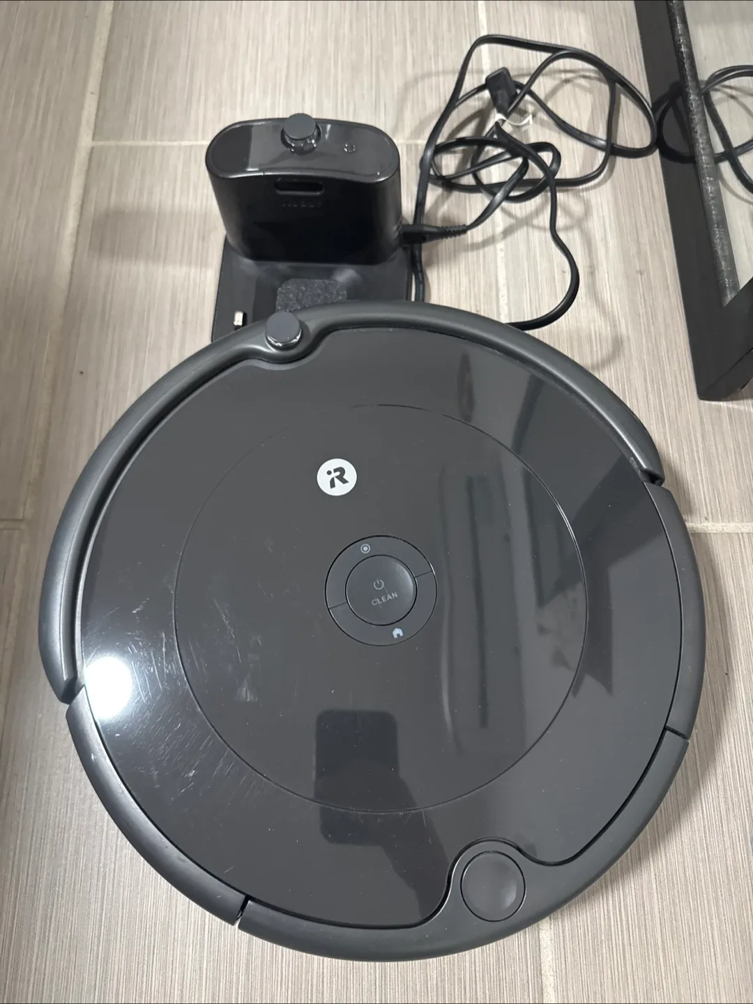 iRobot Roomba Vacuum Cleaner thumbnail