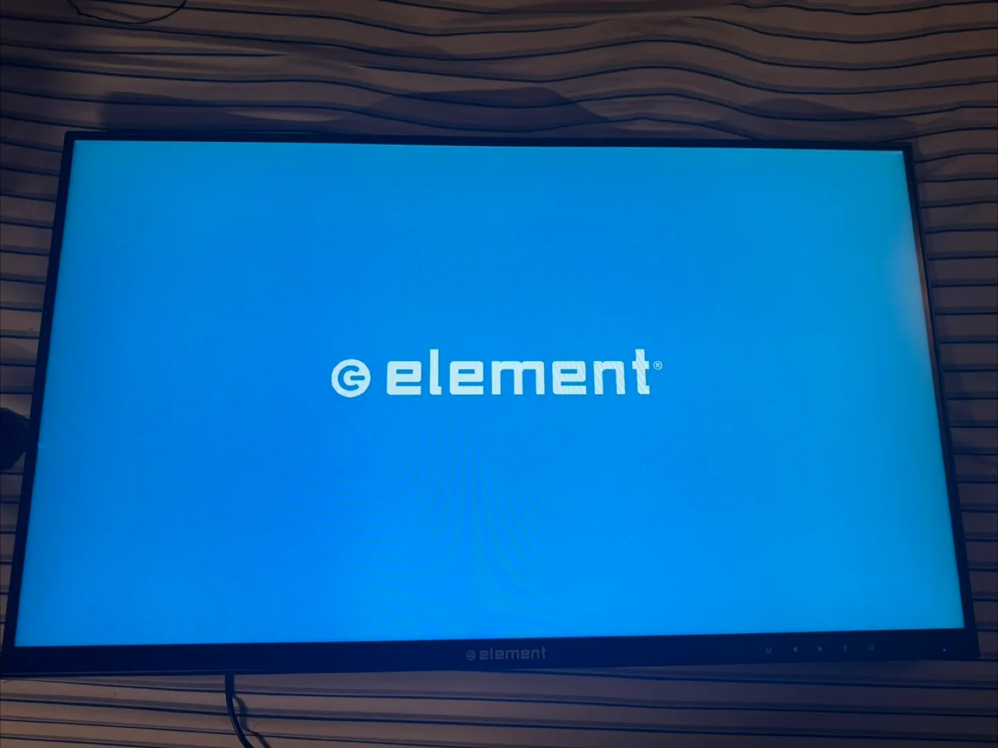 Selling 24inch Monitor - Element thumbnail