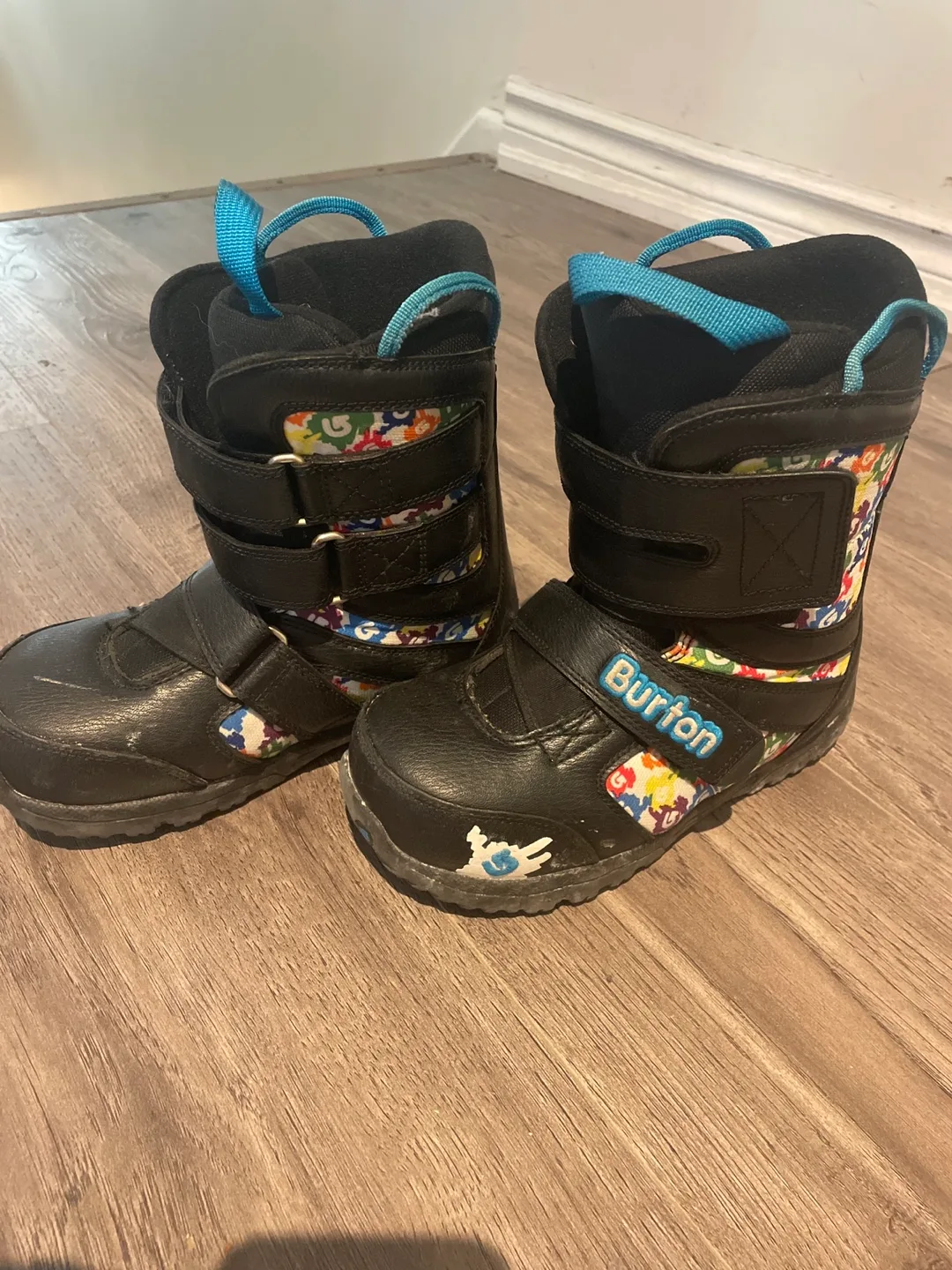 Burton Kids Grom Snowboard Boots - US Size 3 thumbnail