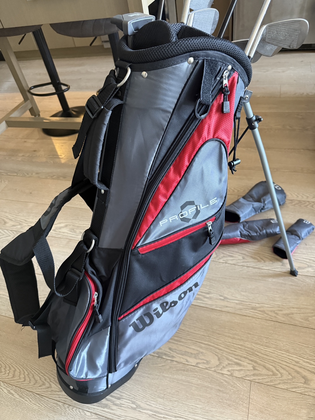 Men’s Wilson Profile Golf Club Set with Bag