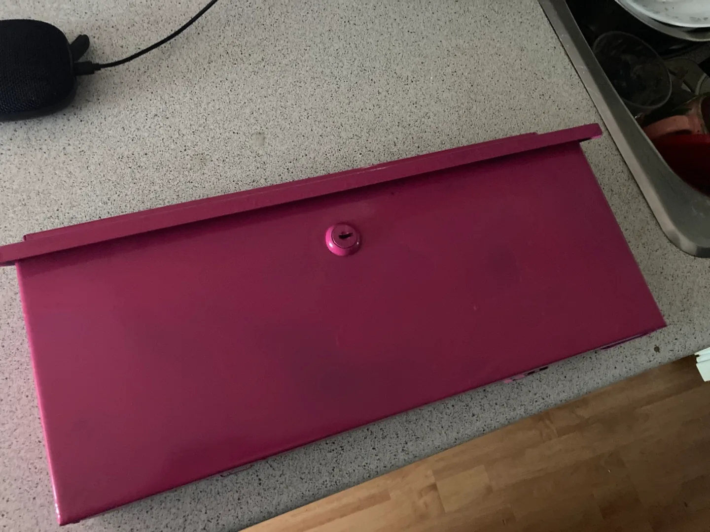Pink Metal Box with Lock thumbnail