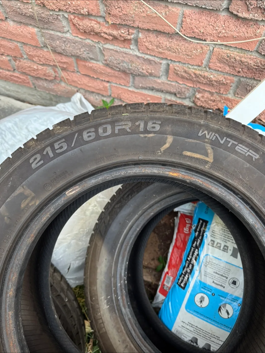 215/60R16 Winter Tires - Set of 4 image indicator(2)