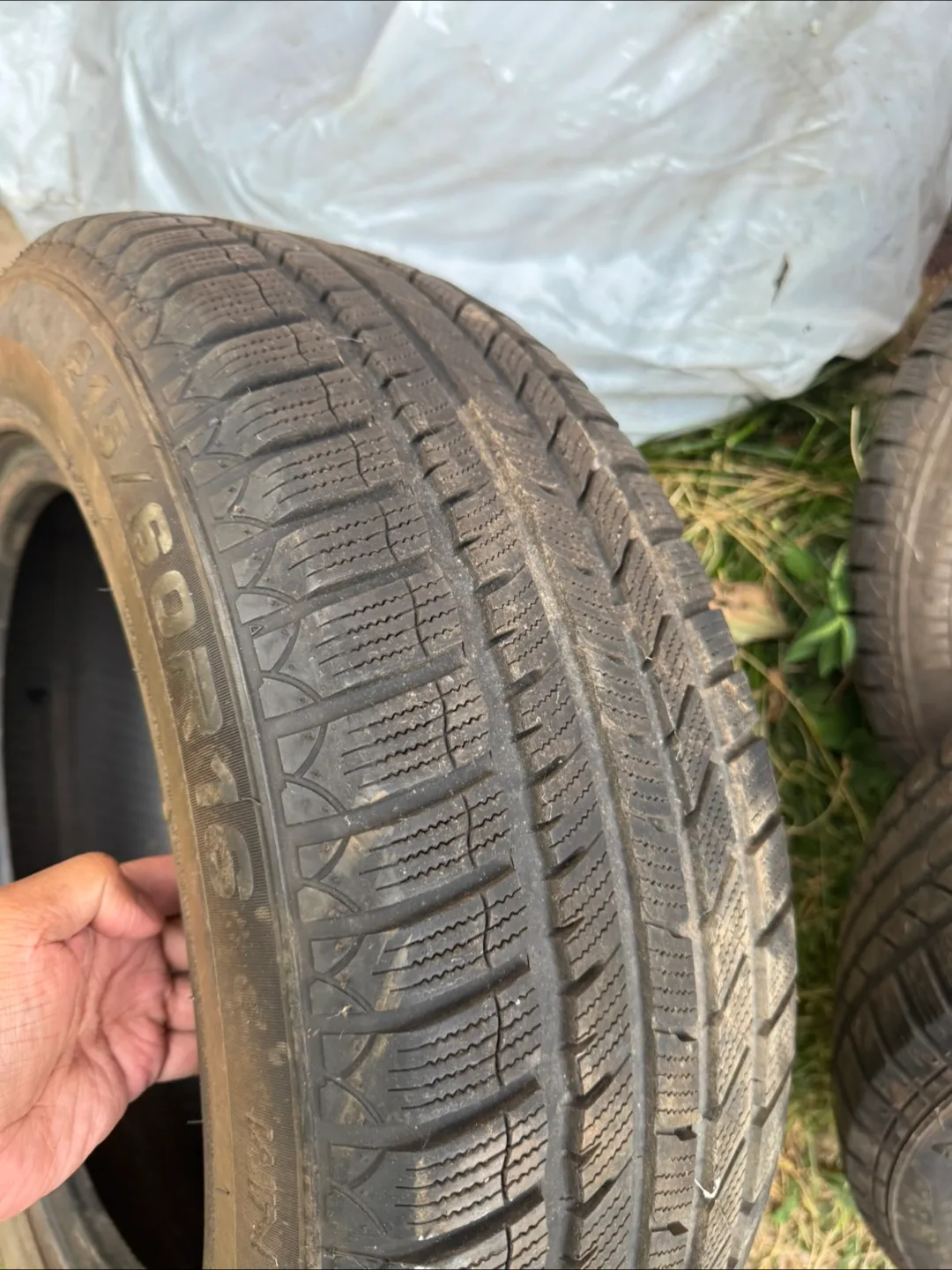 215/60R16 Winter Tires - Set of 4 image indicator(4)