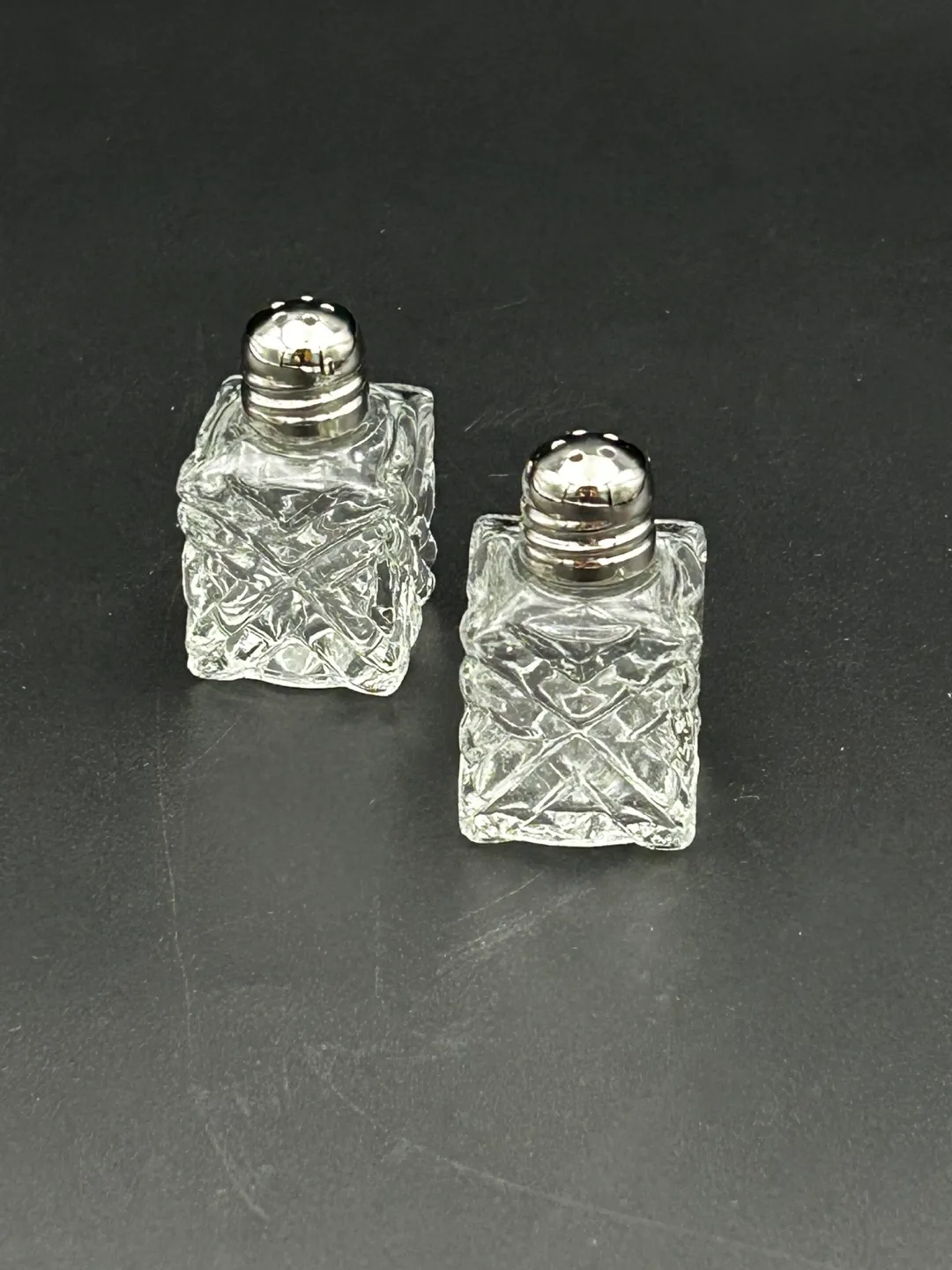 Vintage Clear Glass Salt and Pepper Shakers thumbnail
