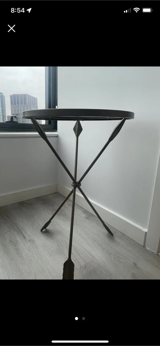 🧡 Arrow Shaped Accent Table thumbnail