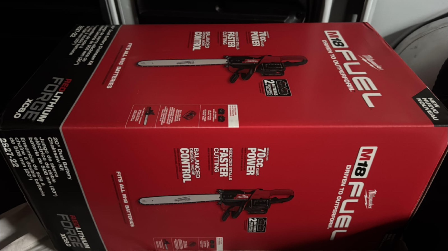 Brand new Milwaukee 20 inch chainsaw with dual battery