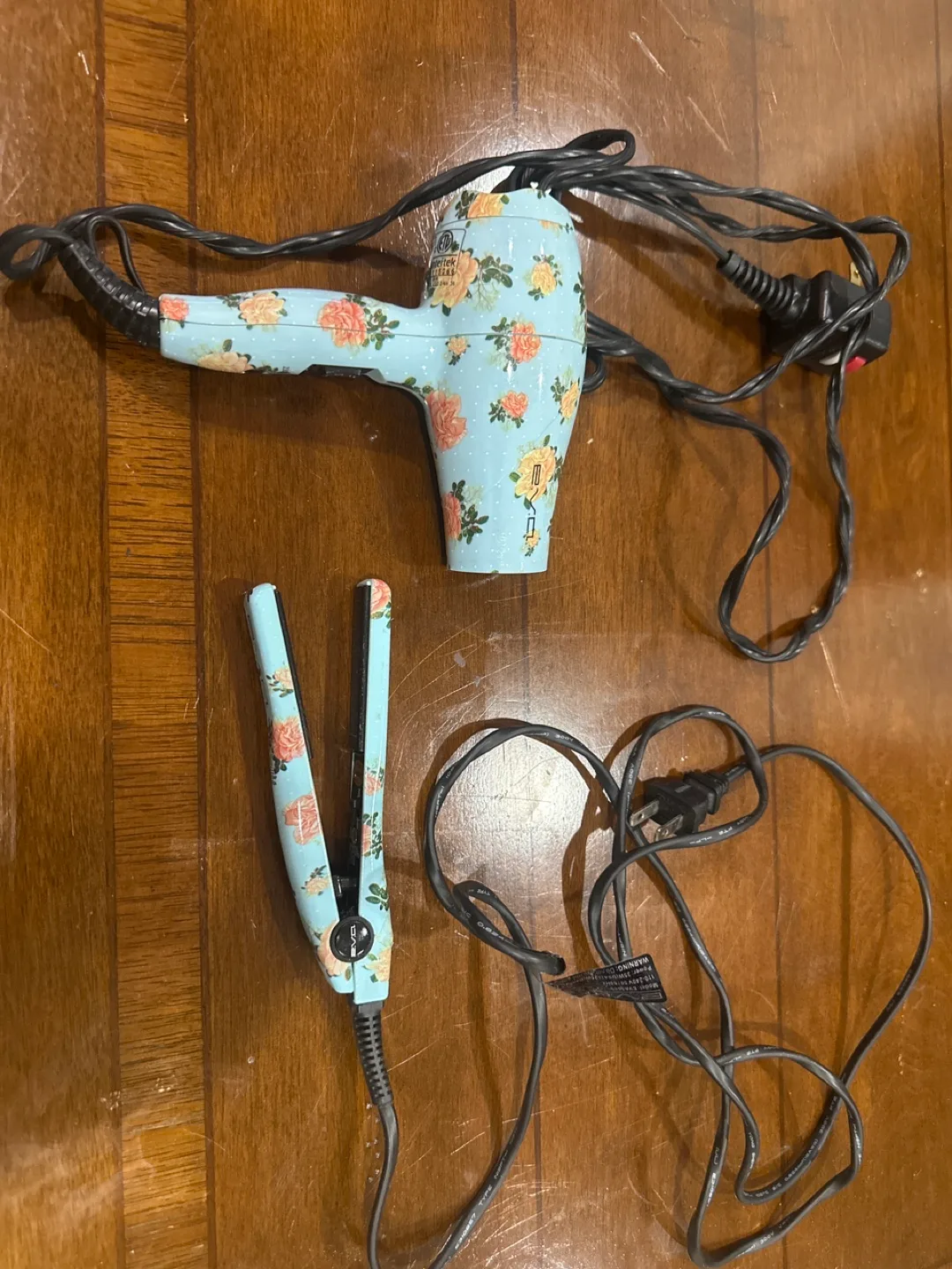 Evo Hair Dryer & Straightener Set image indicator(3)