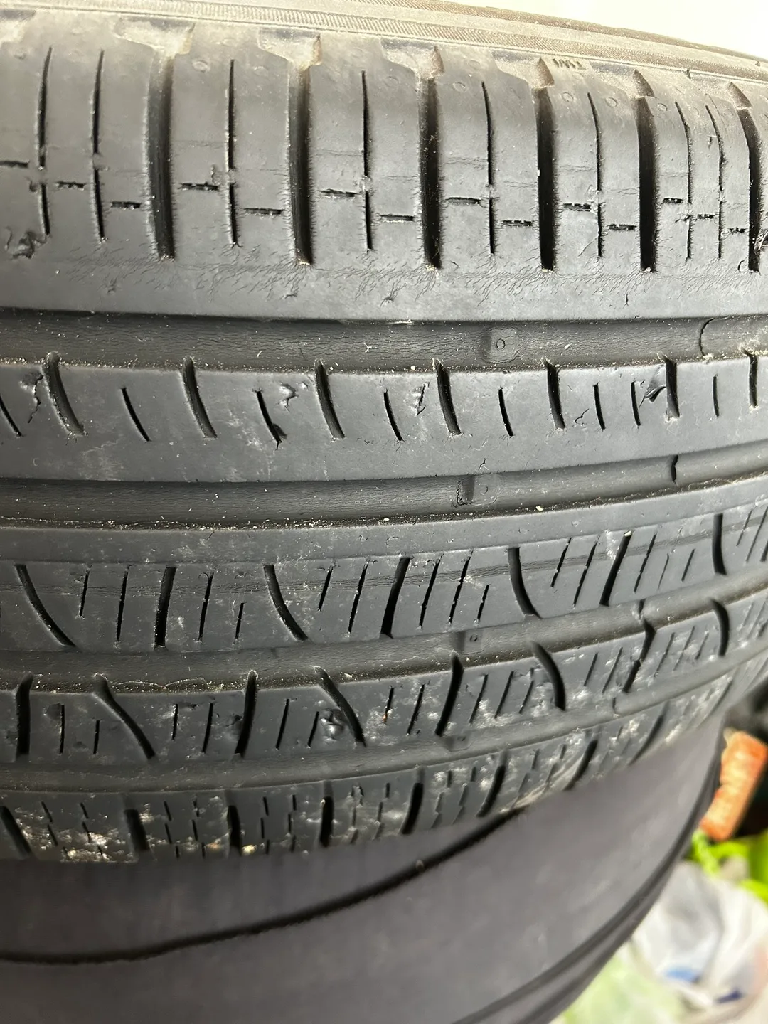 Ford 225/65R17 Tire Set image indicator(3)