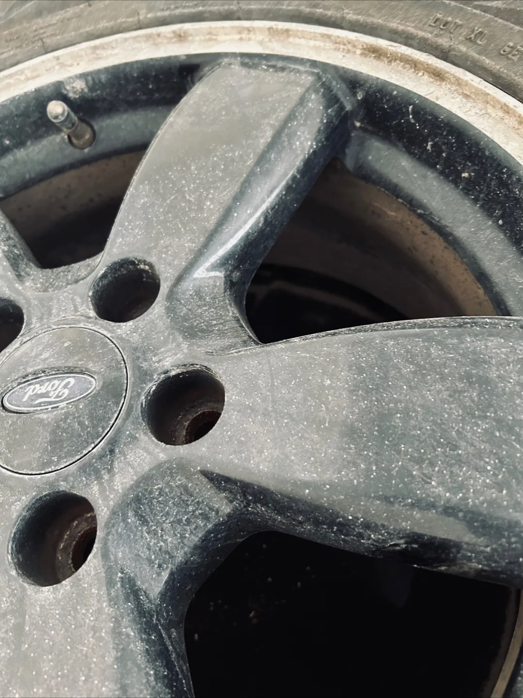 Ford 225/65R17 Tire Set thumbnail