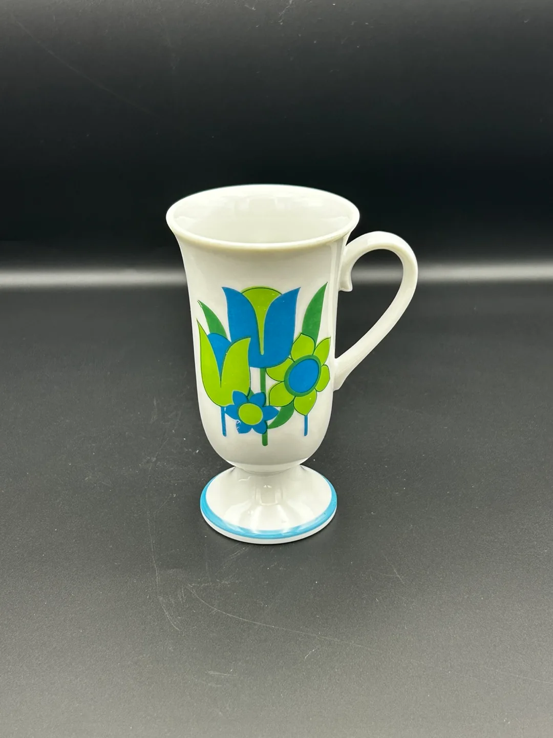 Retro Vintage Floral Pedestal Mug thumbnail
