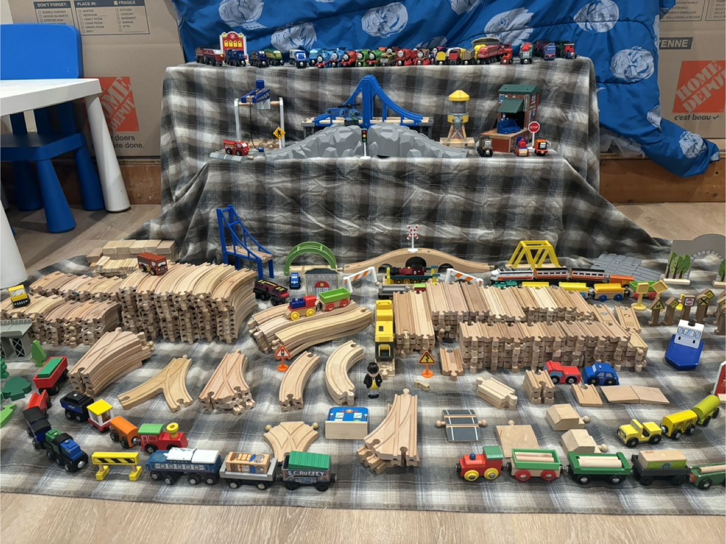 Wooden Train Set - Tracks, Trains & Accessories