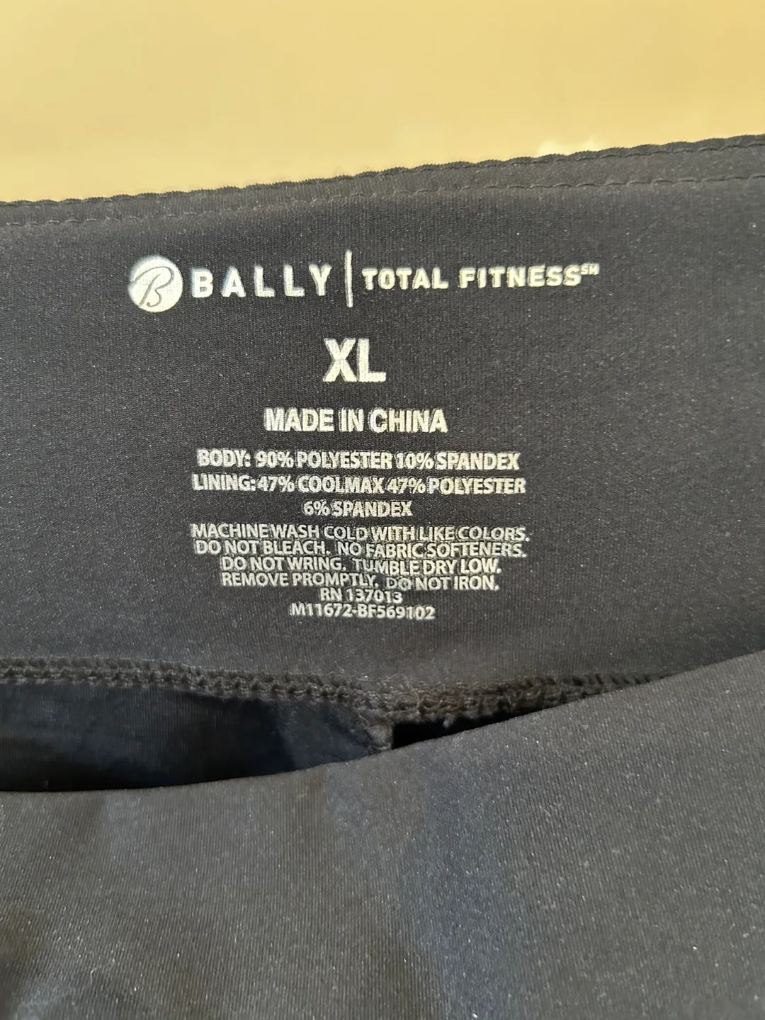 Bally Total Fitness Black Capri Leggings - XL image indicator(2)