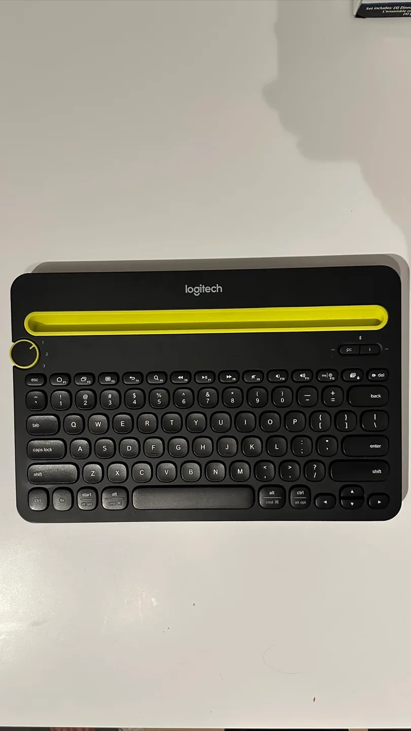 Logitech K480 Bluetooth Multi-Device Keyboard thumbnail