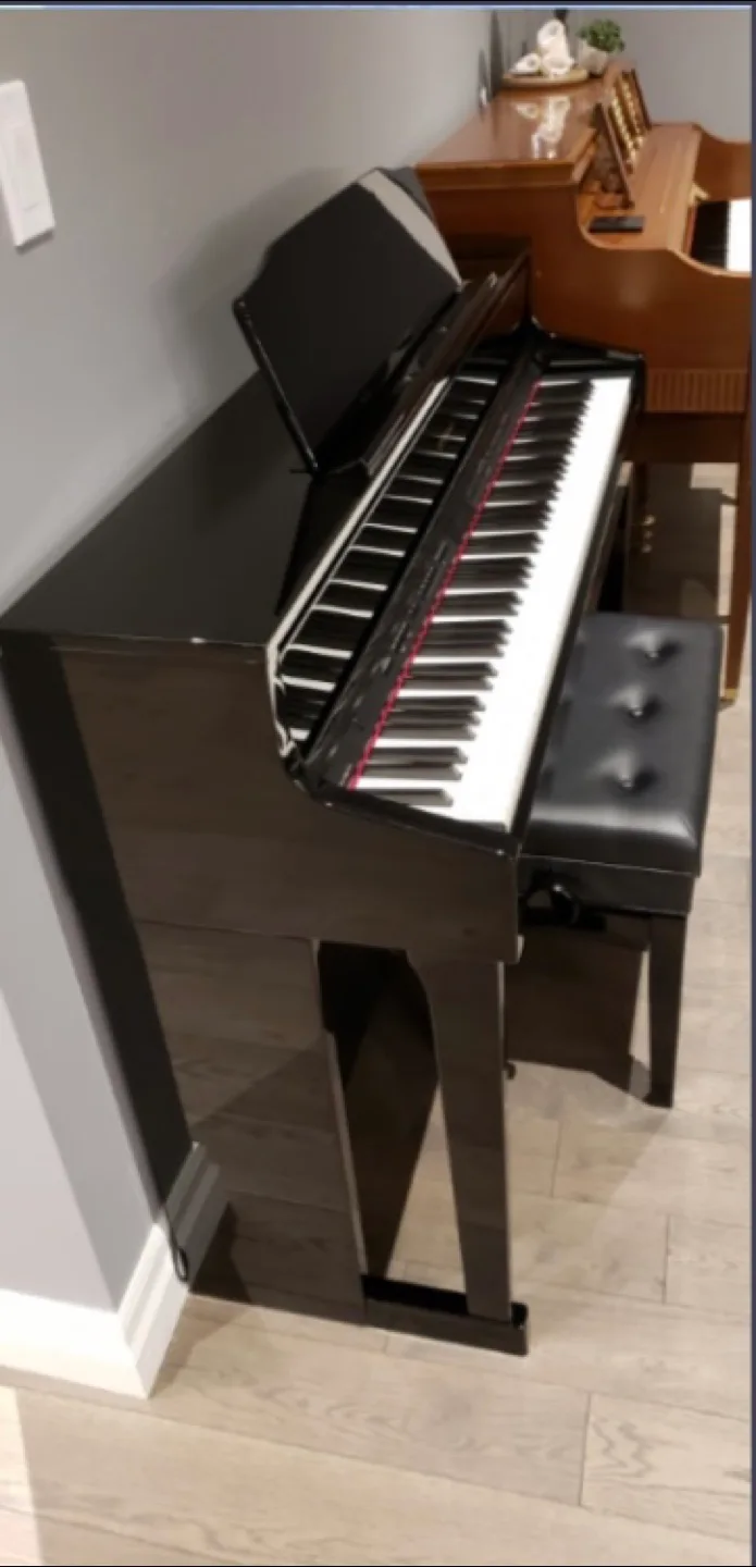 Roland HP605 - high quality digital piano - like new! thumbnail