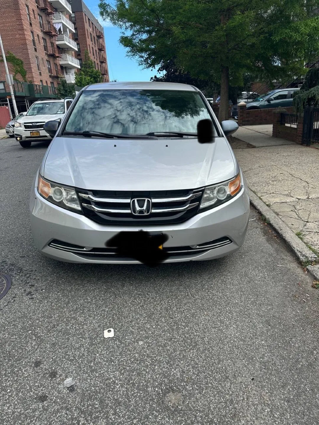 Honda Odyssey Minivan - Silver thumbnail