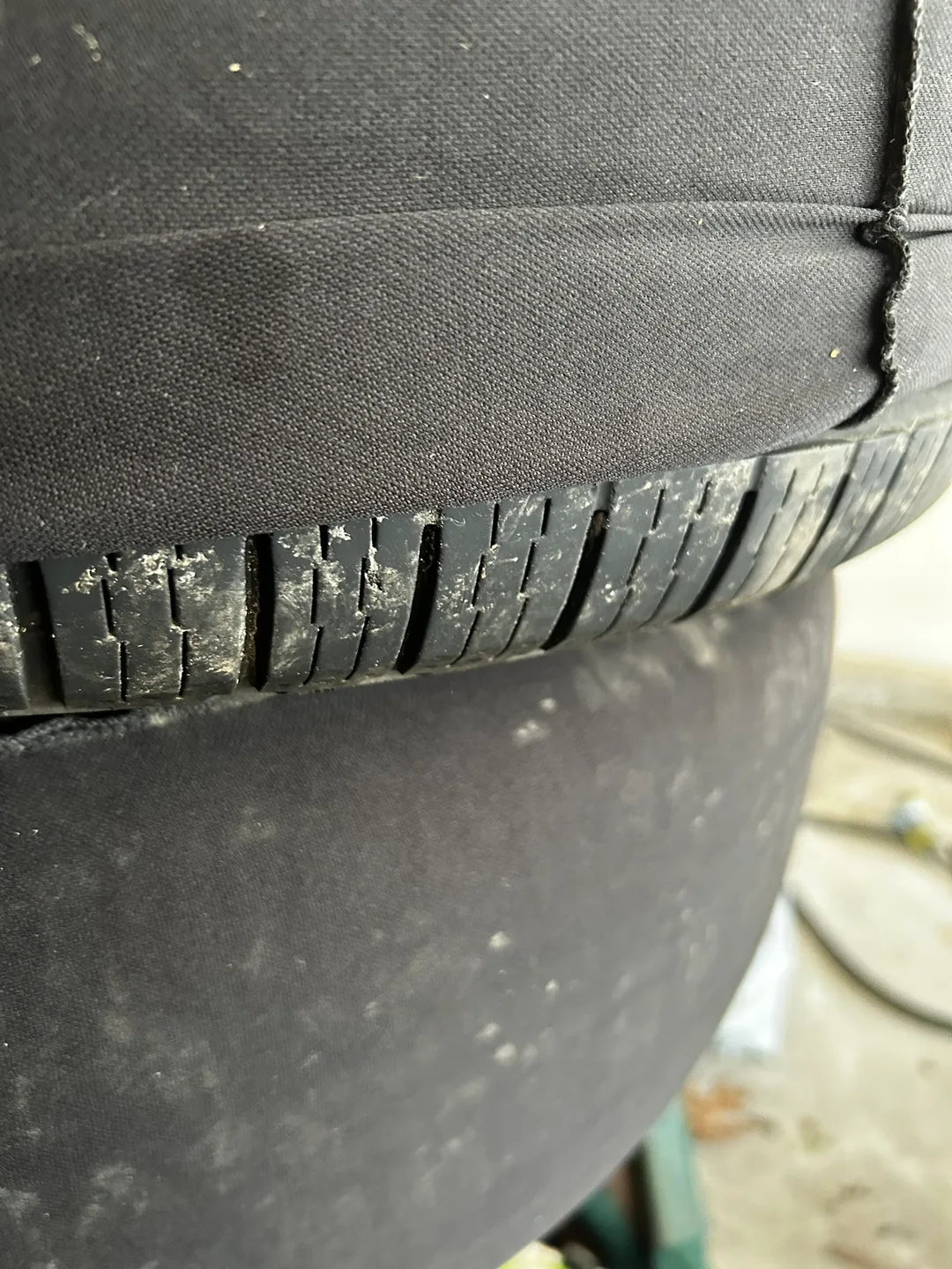 Ford Rim with 225/65R17 Tire image indicator(2)