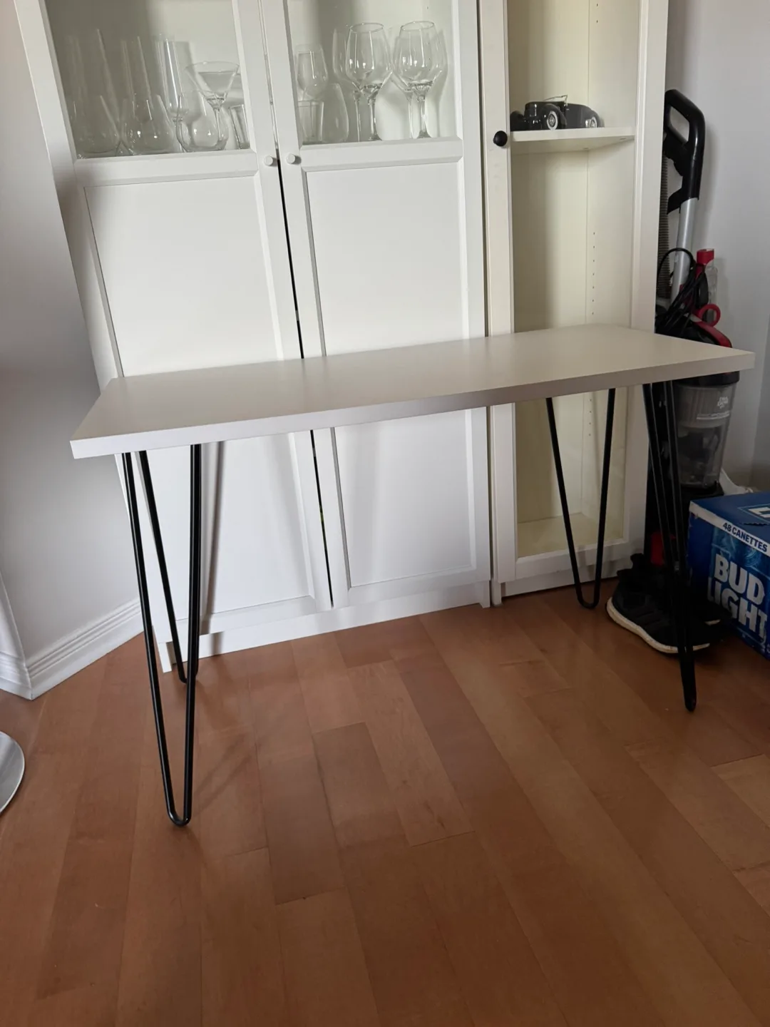Table/desk thumbnail
