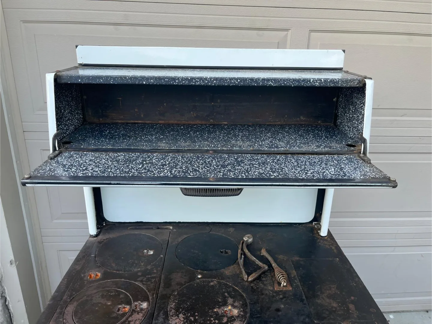 Vintage  wood Burning cook stove with accesories $500 FIRM image indicator(3)