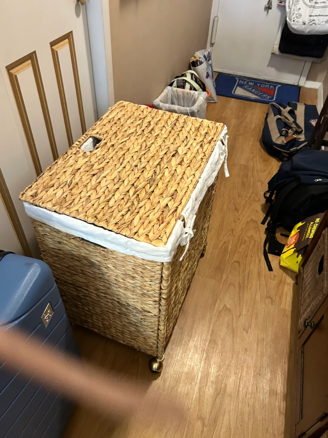 Seville Classics Handwoven Rectangular Laundry Hamper image indicator(4)