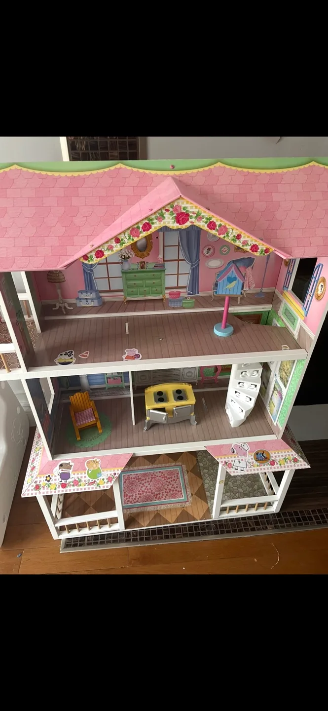 Dollhouse with Furniture thumbnail